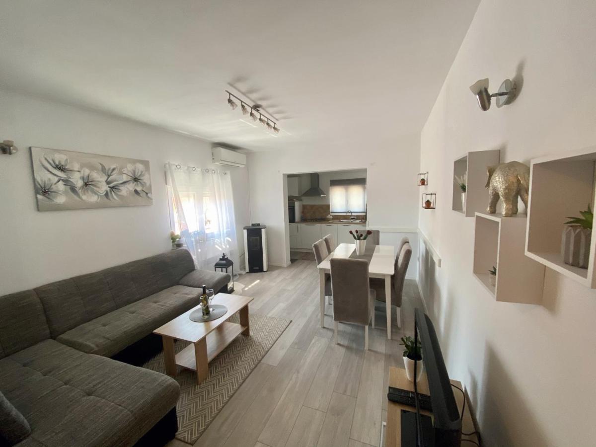 Apartman Ivica Apartment ซาดาร์ ภายนอก รูปภาพ